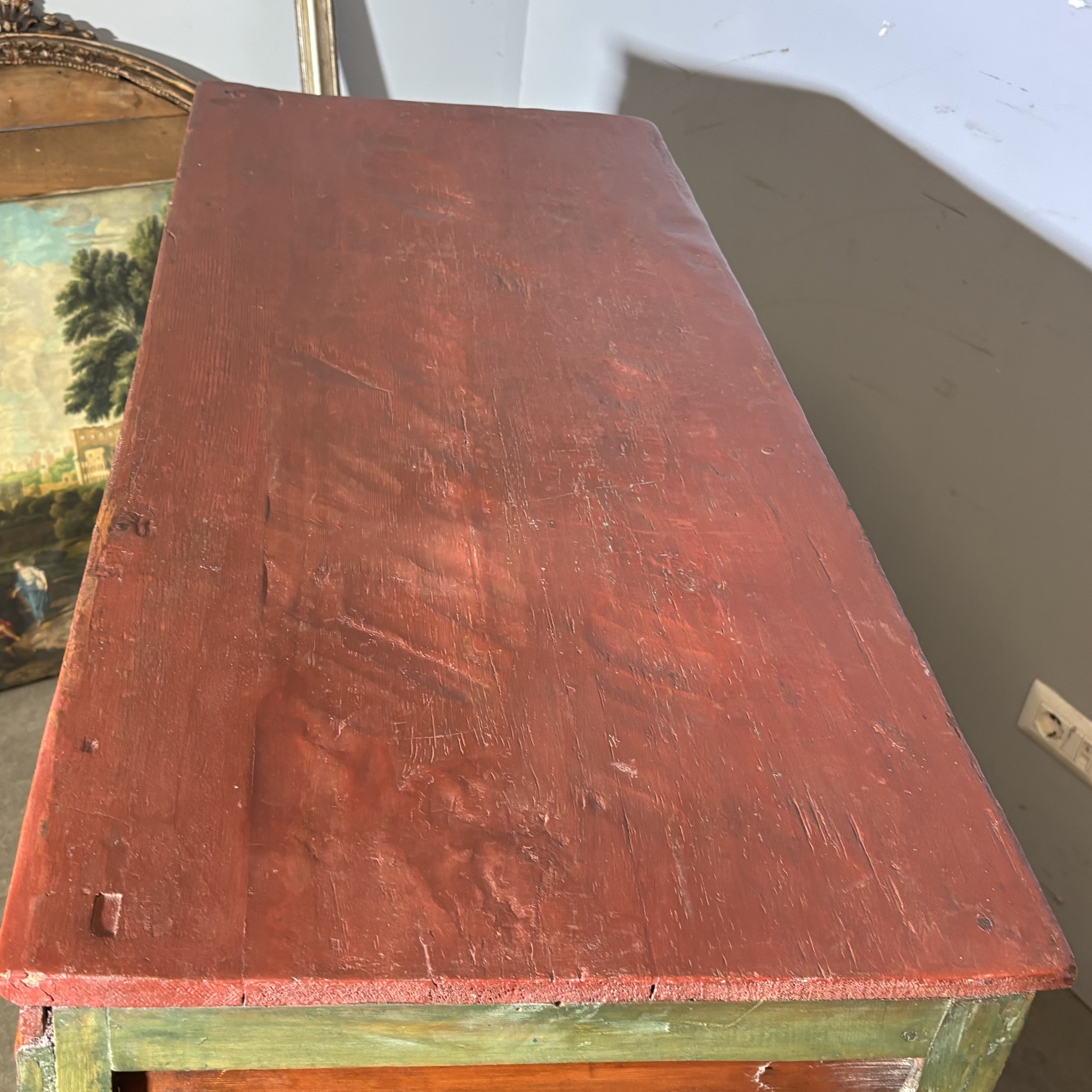 Antico mobile credenza tibetano primi 900 Lacca rossa e verde . Con scene dipinte . Mis 113 x cm 48 . Altezza cm 103 - immagine 13