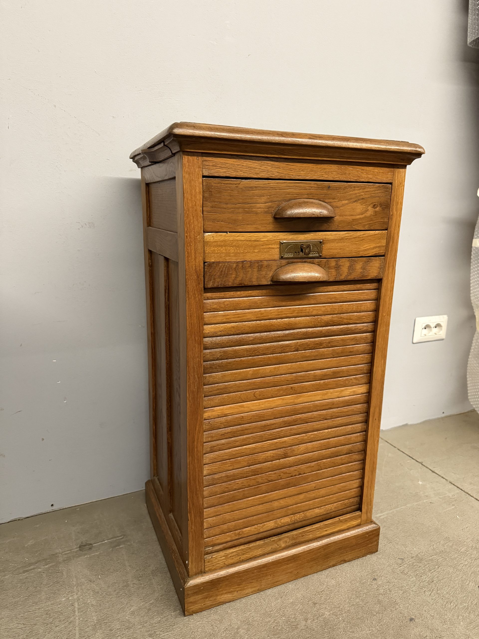 Antica serrandina a colonna mid century in rovere 83x44x35cm - immagine 2