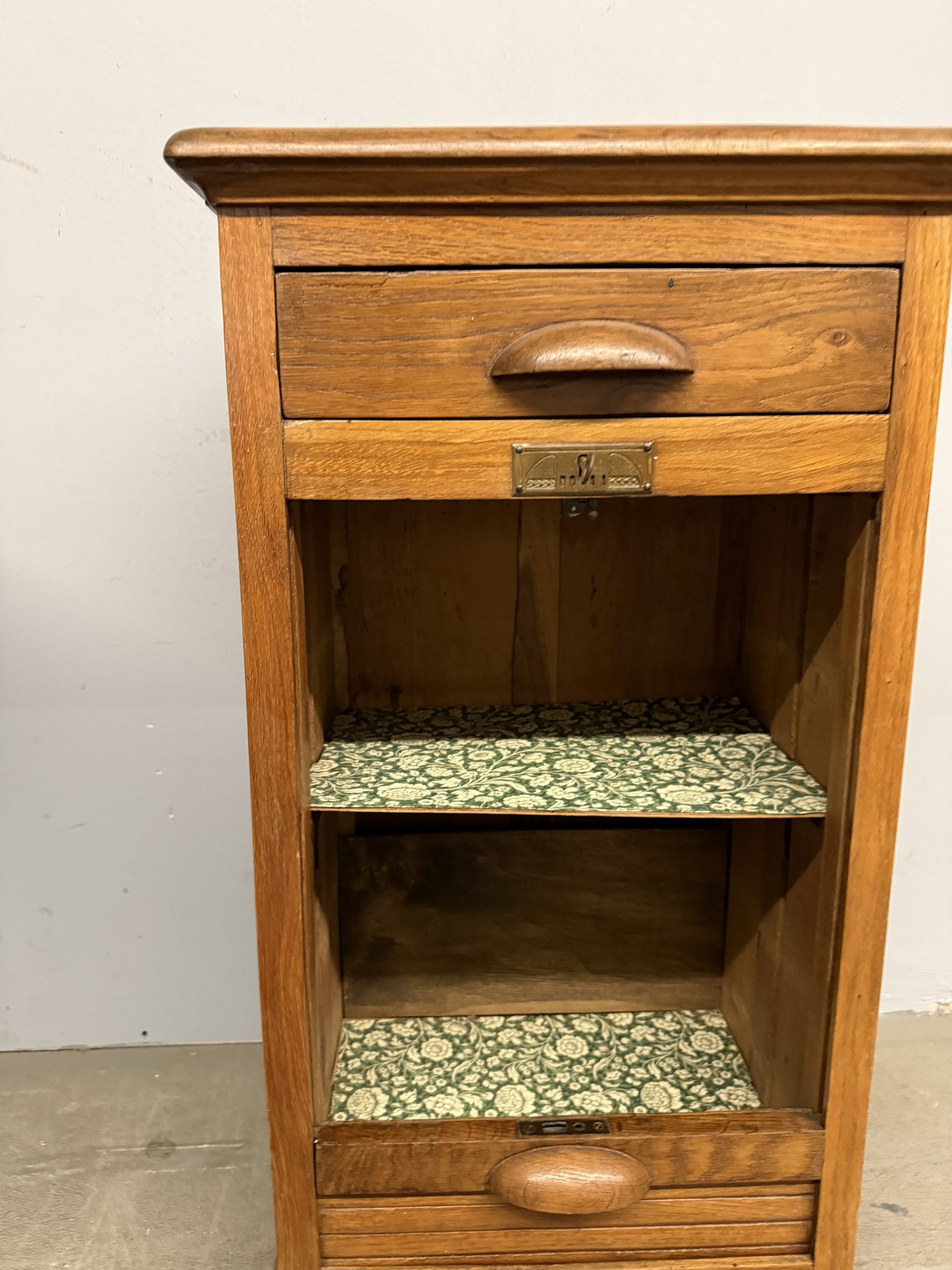 Antica serrandina a colonna mid century in rovere 83x44x35cm - immagine 9