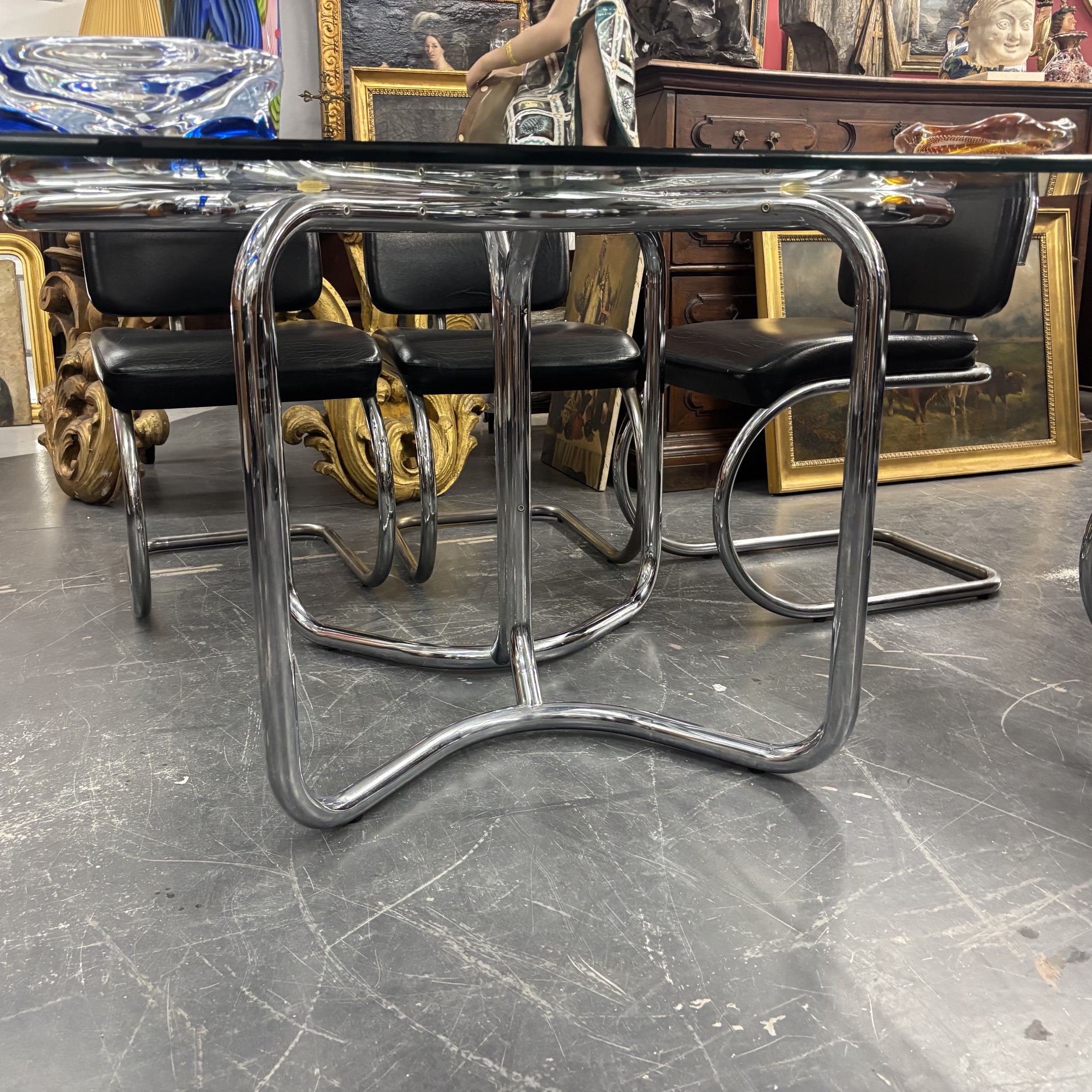 Tavolo anni 70 Giotto Stoppino cristallo cm 140 x cm 140 e 8 sedie Cantilever Bauhaus Metallo cromato e Sky Nero . - immagine 15