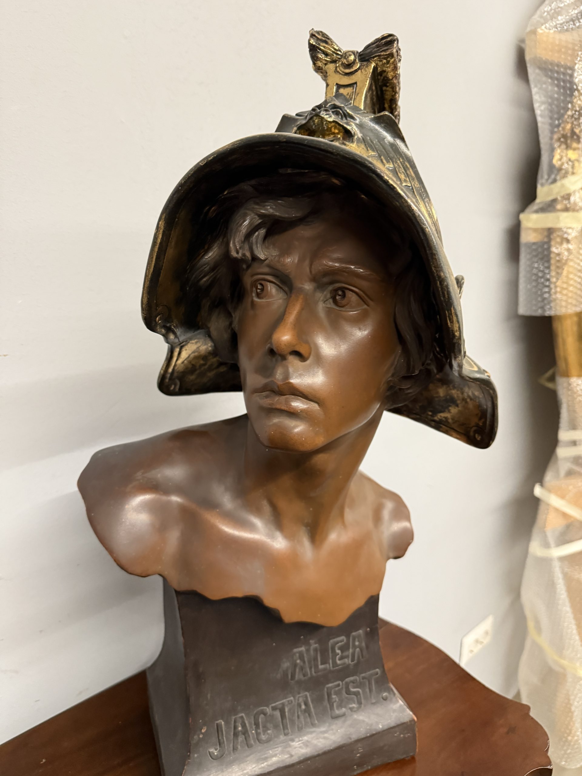 Antico busto in terracotta gladiatore romano 1920, 86x34x24cm - immagine 2