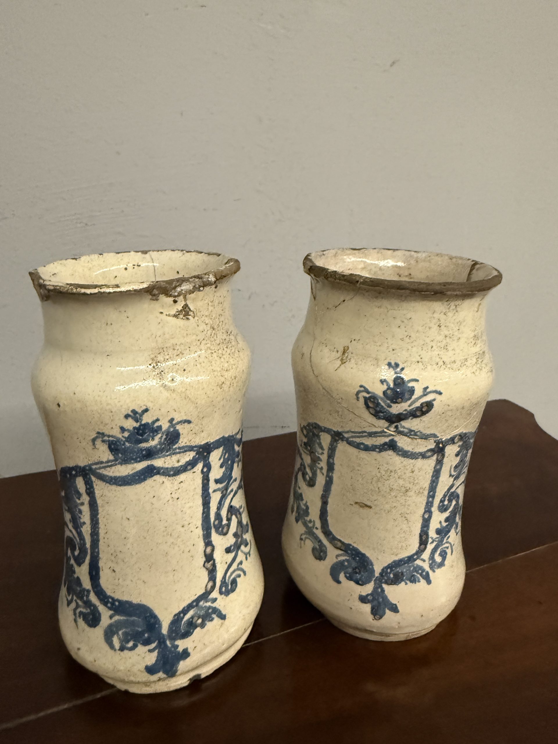 Antica coppia di Albarelli con Stemma nobile XVII sec, 14x8cm - immagine 2