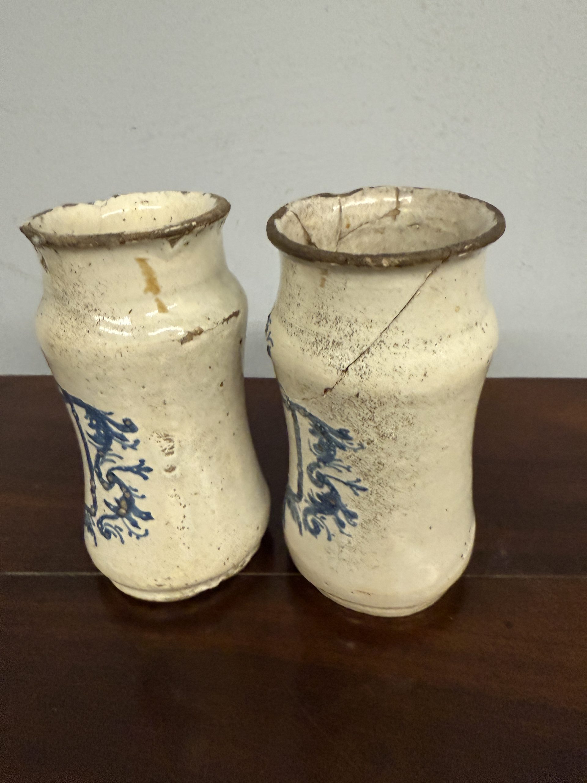 Antica coppia di Albarelli con Stemma nobile XVII sec, 14x8cm - immagine 5