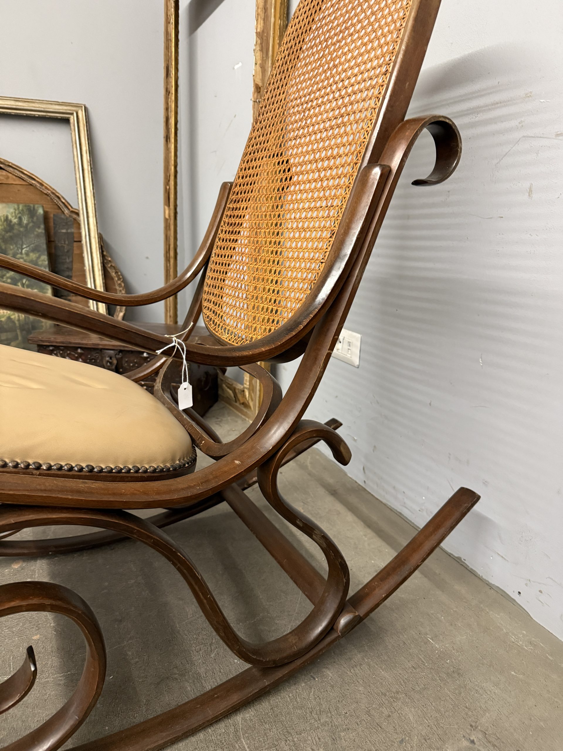 Poltrona a dondolo Salotto e Liberali anni '30, Napoli, marchiato, stile Thonet - immagine 9