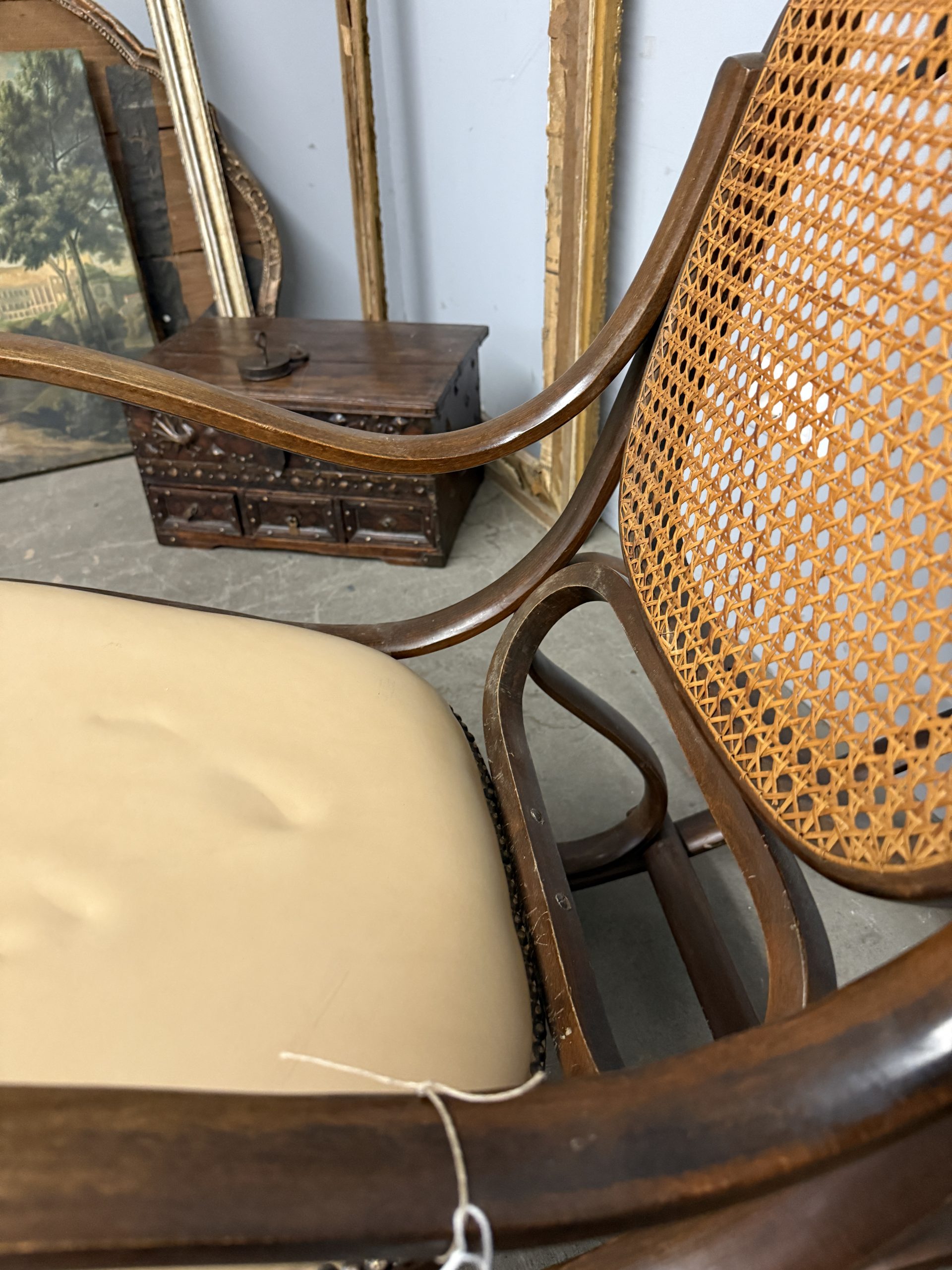 Poltrona a dondolo Salotto e Liberali anni '30, Napoli, marchiato, stile Thonet - immagine 12