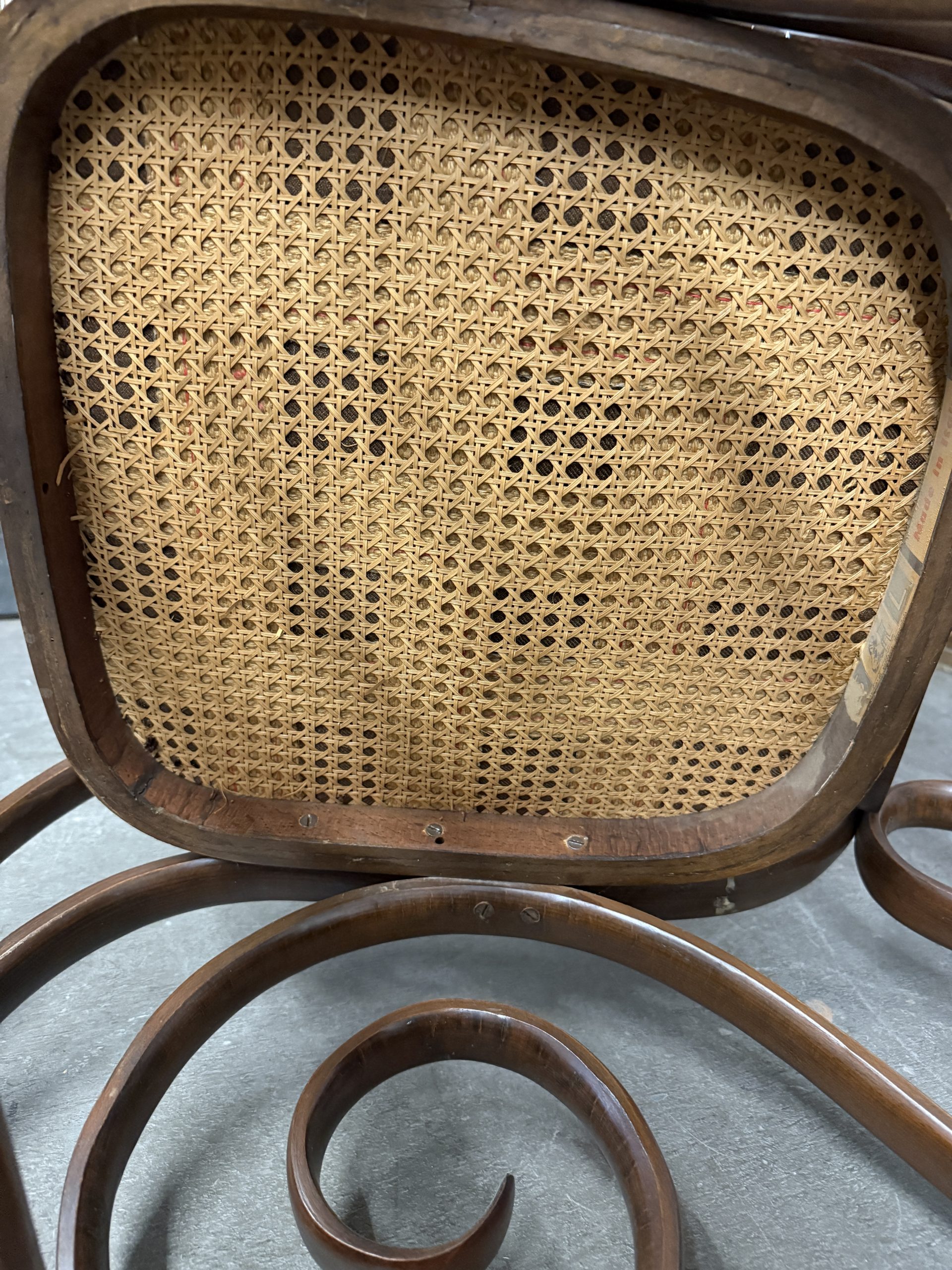 Poltrona a dondolo Salotto e Liberali anni '30, Napoli, marchiato, stile Thonet - immagine 13