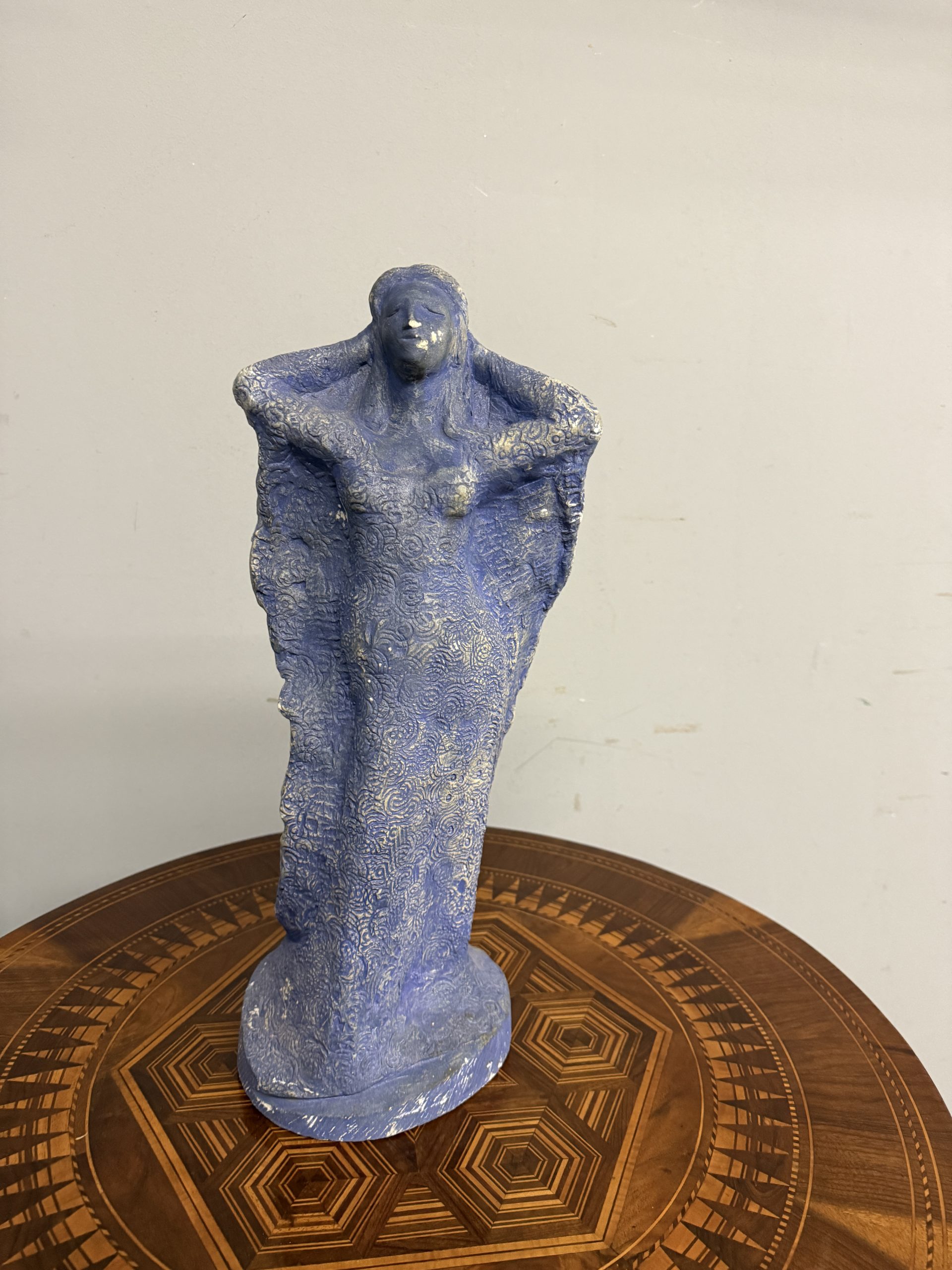 Scultura in gesso anni '50, mid century, Venere viola, 52x23cm