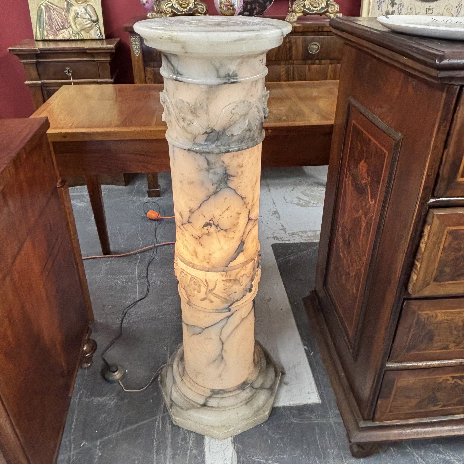 Antica colonna in alabastro epoca Liberty 1920 elettrificata a lampada. - immagine 12