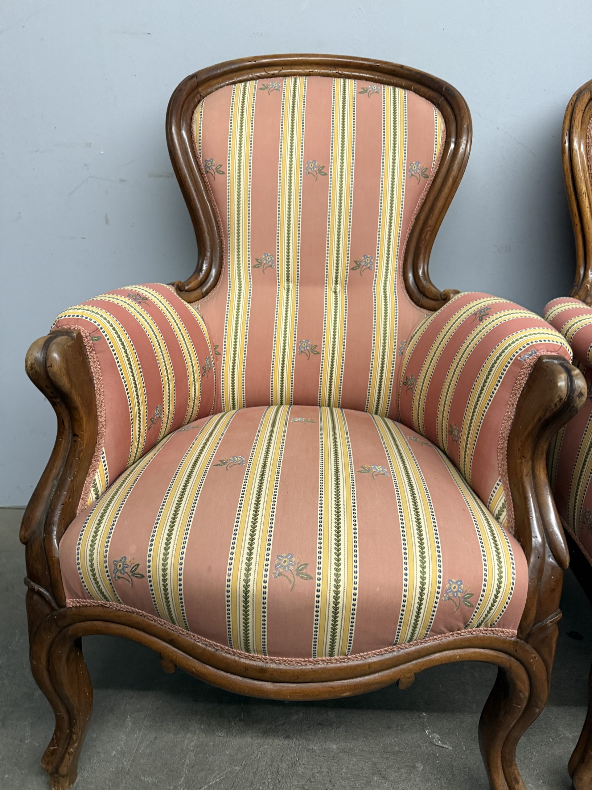 Antica coppia di poltrone Luigi Filippo in noce massello, XIX sec, 67x63x50cm - immagine 3