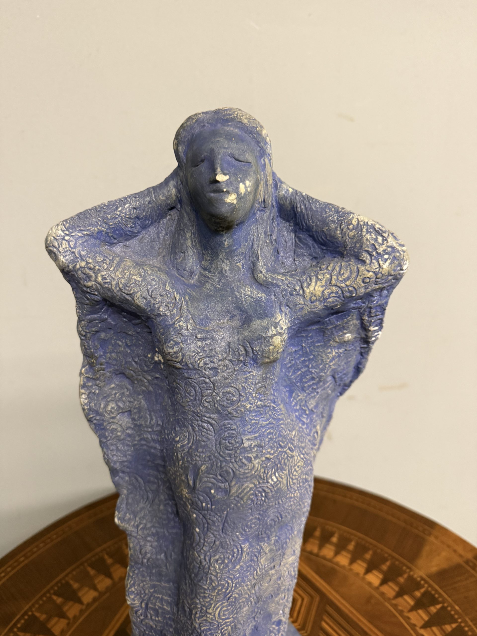Scultura in gesso anni '50, mid century, Venere viola, 52x23cm - immagine 3