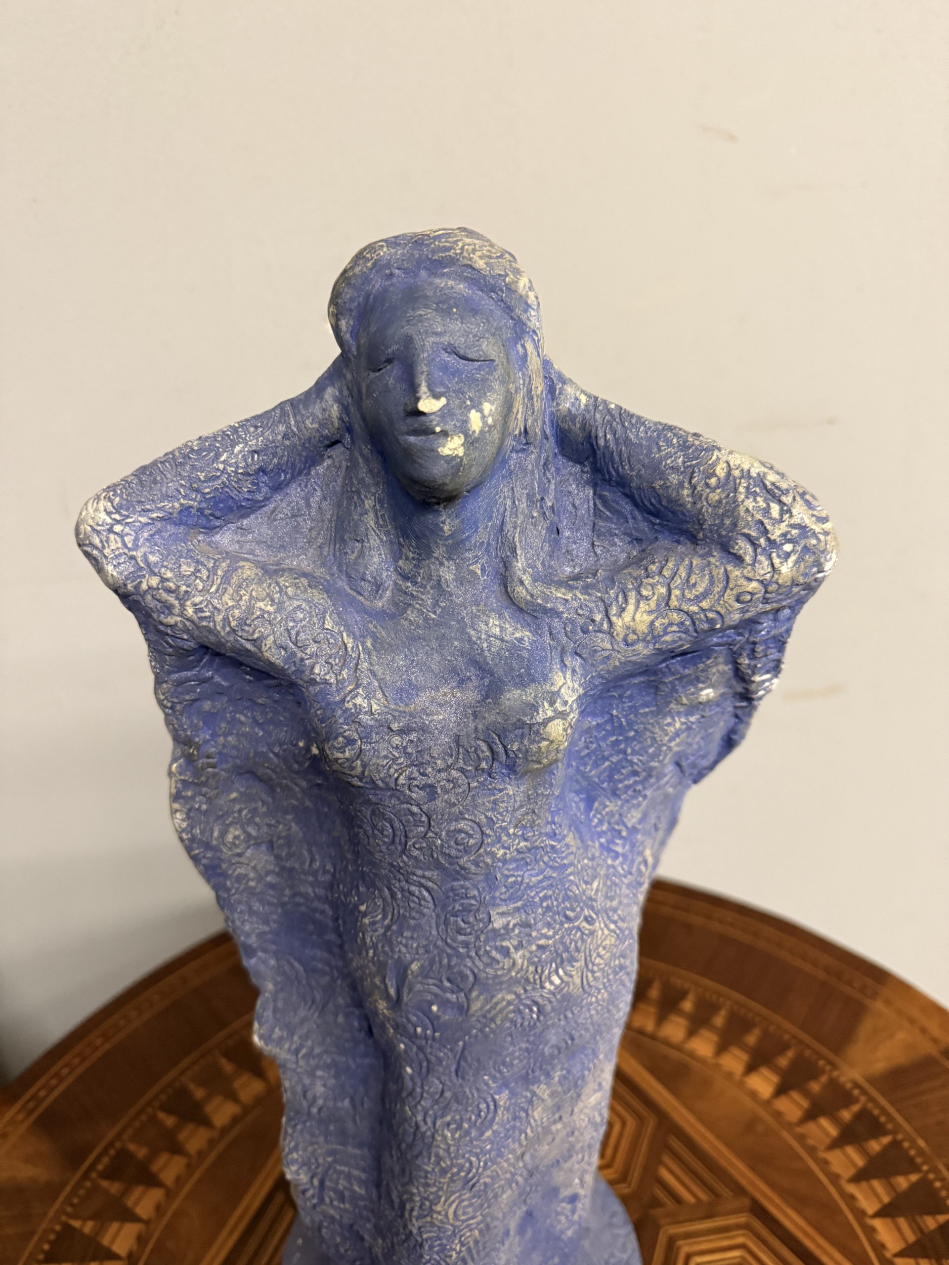 Scultura in gesso anni '50, mid century, Venere viola, 52x23cm - immagine 4
