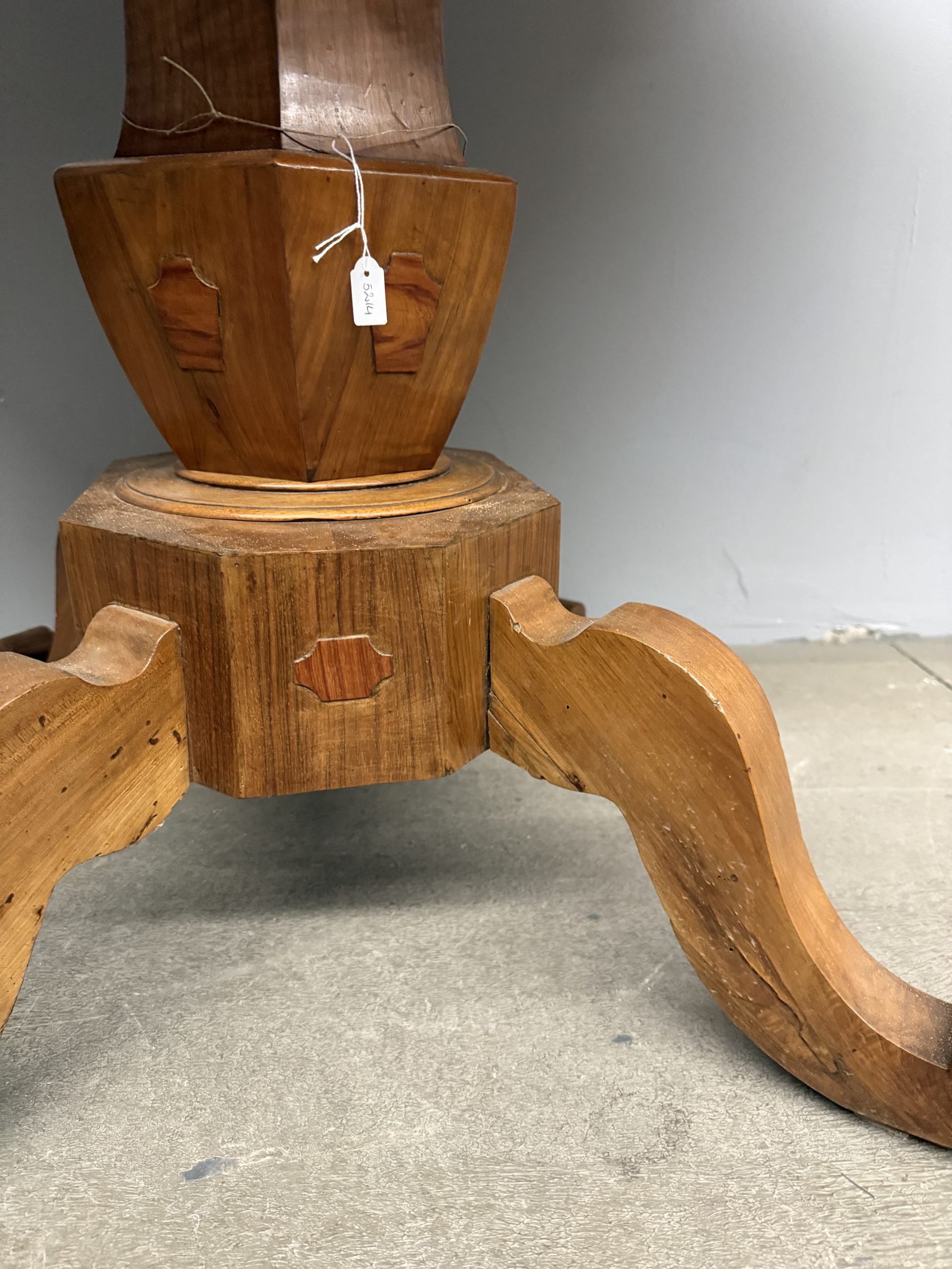 Antico tavolo a biscotto, '800, Carlo X in noce con stella intarsiata, 80x126x74cm - immagine 6