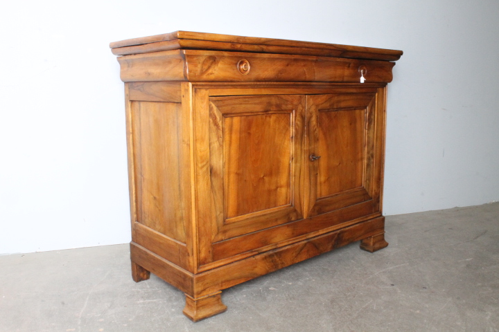 Antica credenza noce XIX sec cappuccina Biondo venata . Restaurata 130 x 55 , Altezza cm 106 - immagine 10