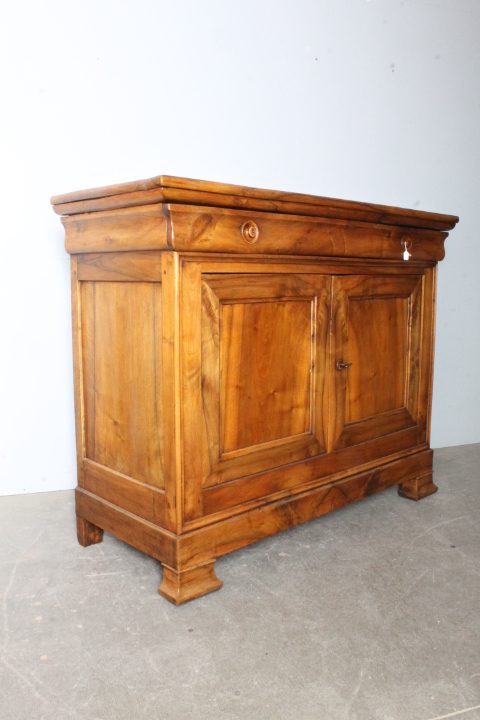 Antica credenza noce XIX sec cappuccina Biondo venata . Restaurata 130 x 55 , Altezza cm 106 - immagine 11