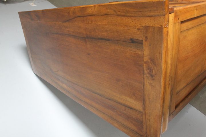 Antica credenza noce XIX sec cappuccina Biondo venata . Restaurata 130 x 55 , Altezza cm 106 - immagine 12