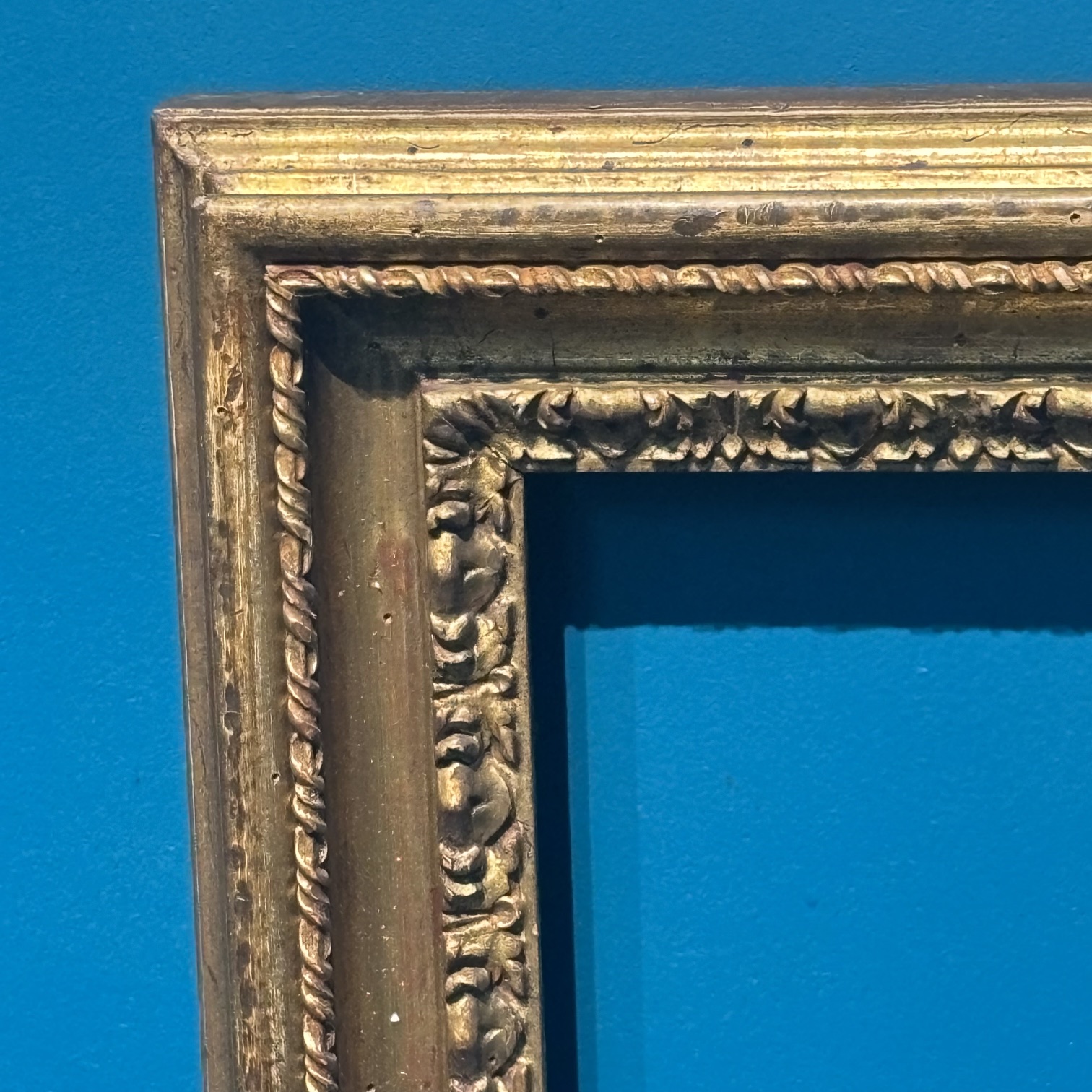 Antica cornice foglia oro del XVIII sec . Mis 60 x 60 (utile 50,50 x 37,50 )