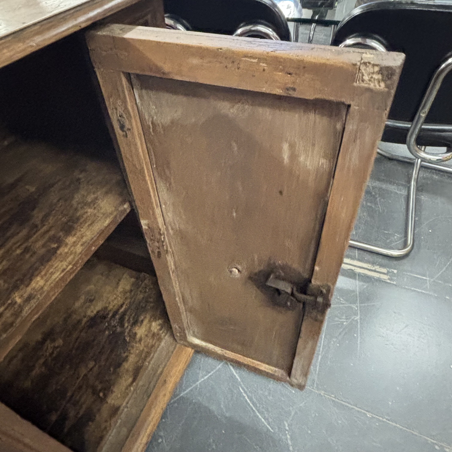 Antica credenza servante Bologna XVII sec noce . Mis 132 x 49 h 100 - immagine 13