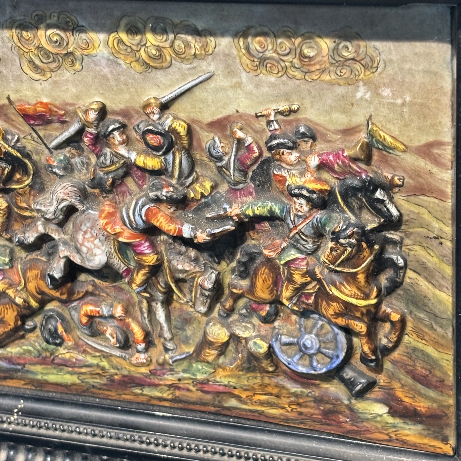 Antica placca in ceramica di Capodimonte -Napoli XIX sec . raffigurante “ La guerra dei trent’ anni “mis 27, 50 x 17 . - immagine 3