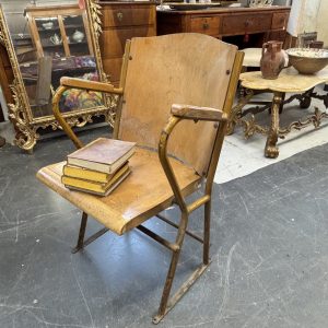 Sedia da cinema Vintage anni 50 Vimercate (Milano) in patina ferro e legno curvato . Industrial Chic