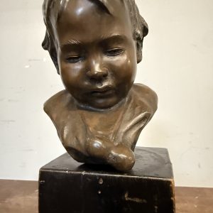 Antica scultura in bronzo volto di bambino. Lionello Balestrieri. (Cetona 1872-1958), fine XIXsec