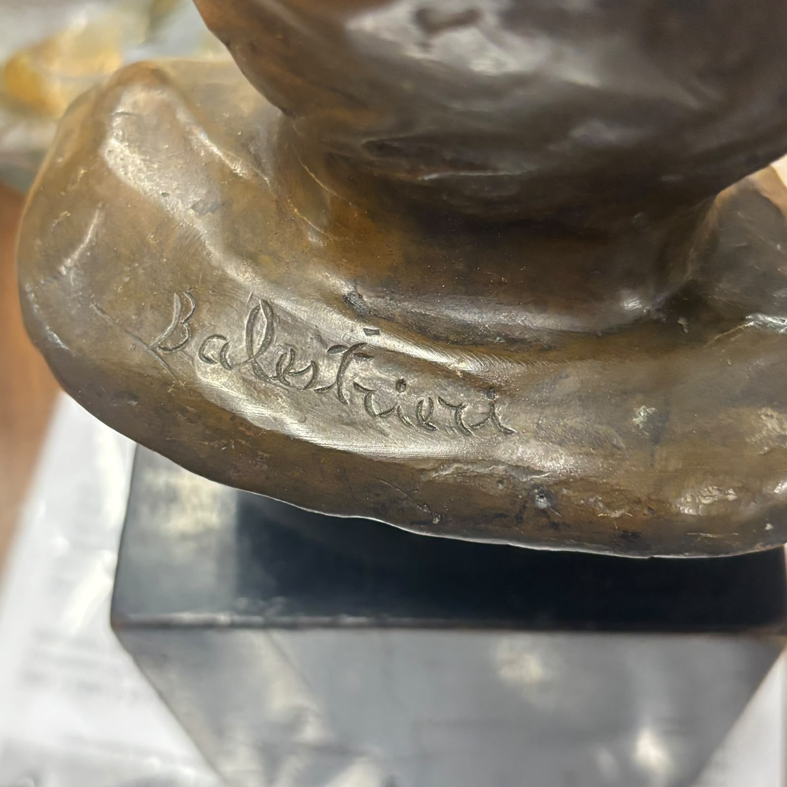 Antica scultura in bronzo volto di bambino. Lionello Balestrieri. (Cetona 1872-1958), fine XIXsec - immagine 3