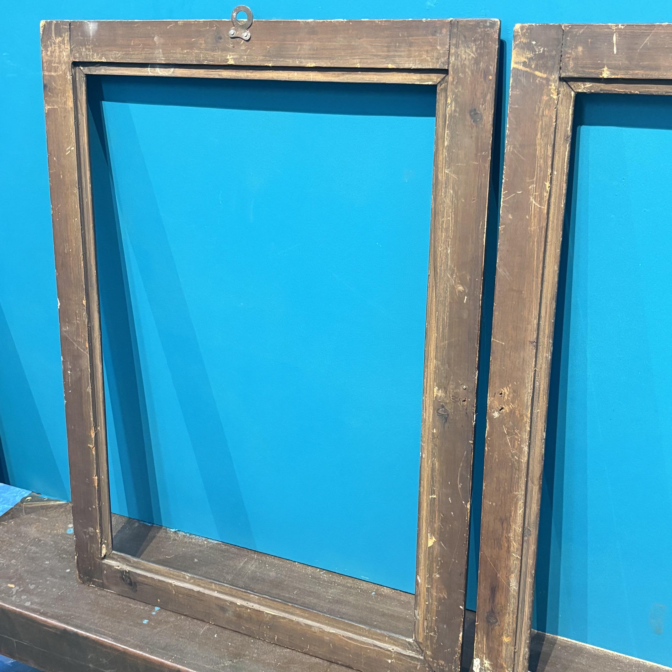 Antica coppia di cornici in legno intagliato epoca fine XIX secolo . doratura bronzata . Mis 69,50 x 52,50 (utili 60,4 x 43,50) - immagine 8