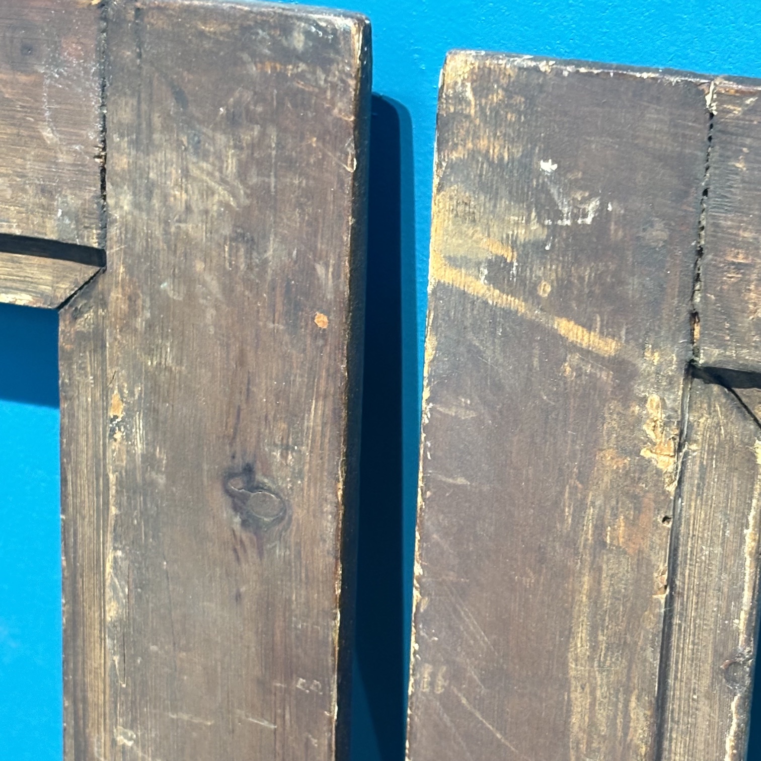 Antica coppia di cornici in legno intagliato epoca fine XIX secolo . doratura bronzata . Mis 69,50 x 52,50 (utili 60,4 x 43,50) - immagine 9
