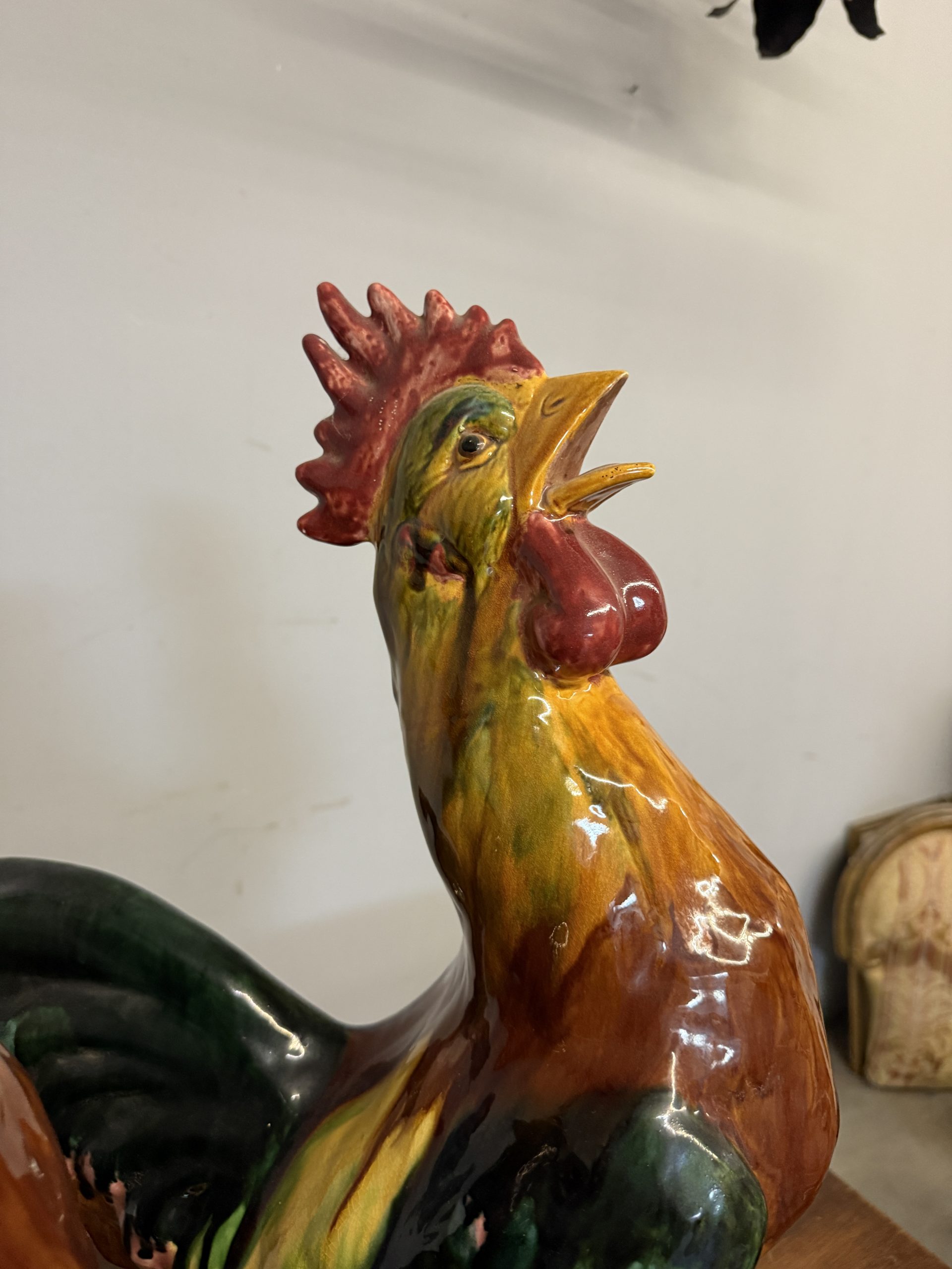 Coppia di galli vintage in ceramica smaltata dipinta, anni '70, 57x39x18cm - immagine 4