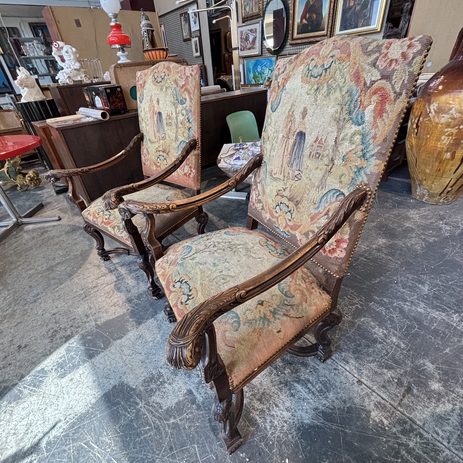 Antica coppia di poltrone in noce, Francia epoca XVIII sec rivestite con Aubusson - immagine 10