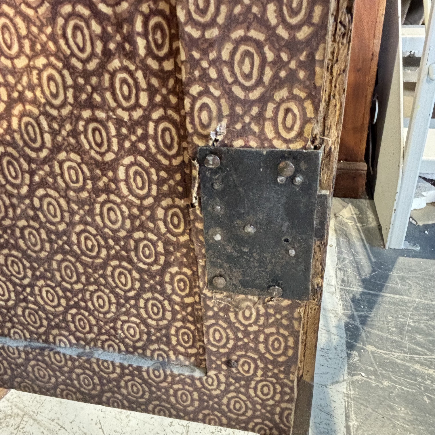 Antico stipo credenza Barocco del XVII sec noce massello in patina. Mis 80 x 37 . H88 - immagine 5