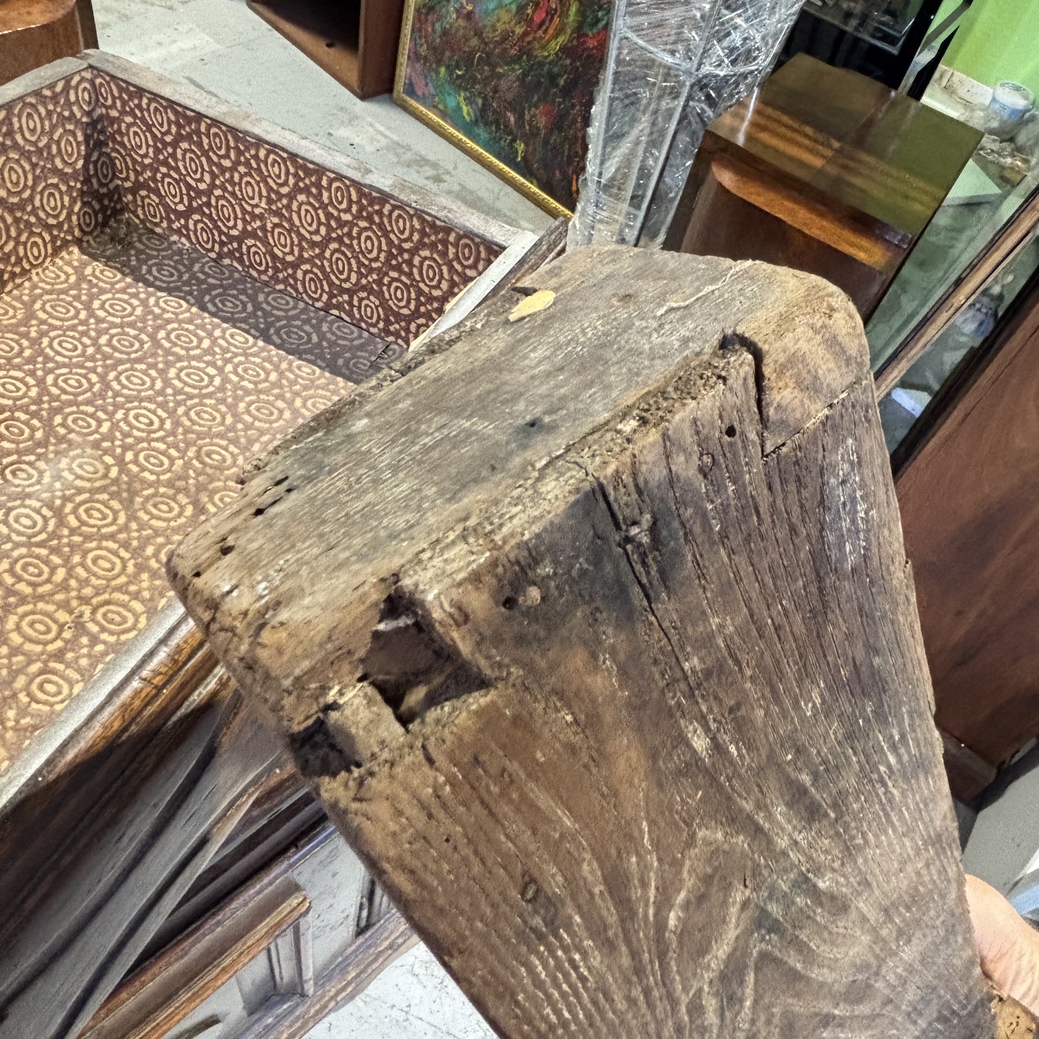 Antico stipo credenza Barocco del XVII sec noce massello in patina. Mis 80 x 37 . H88 - immagine 7