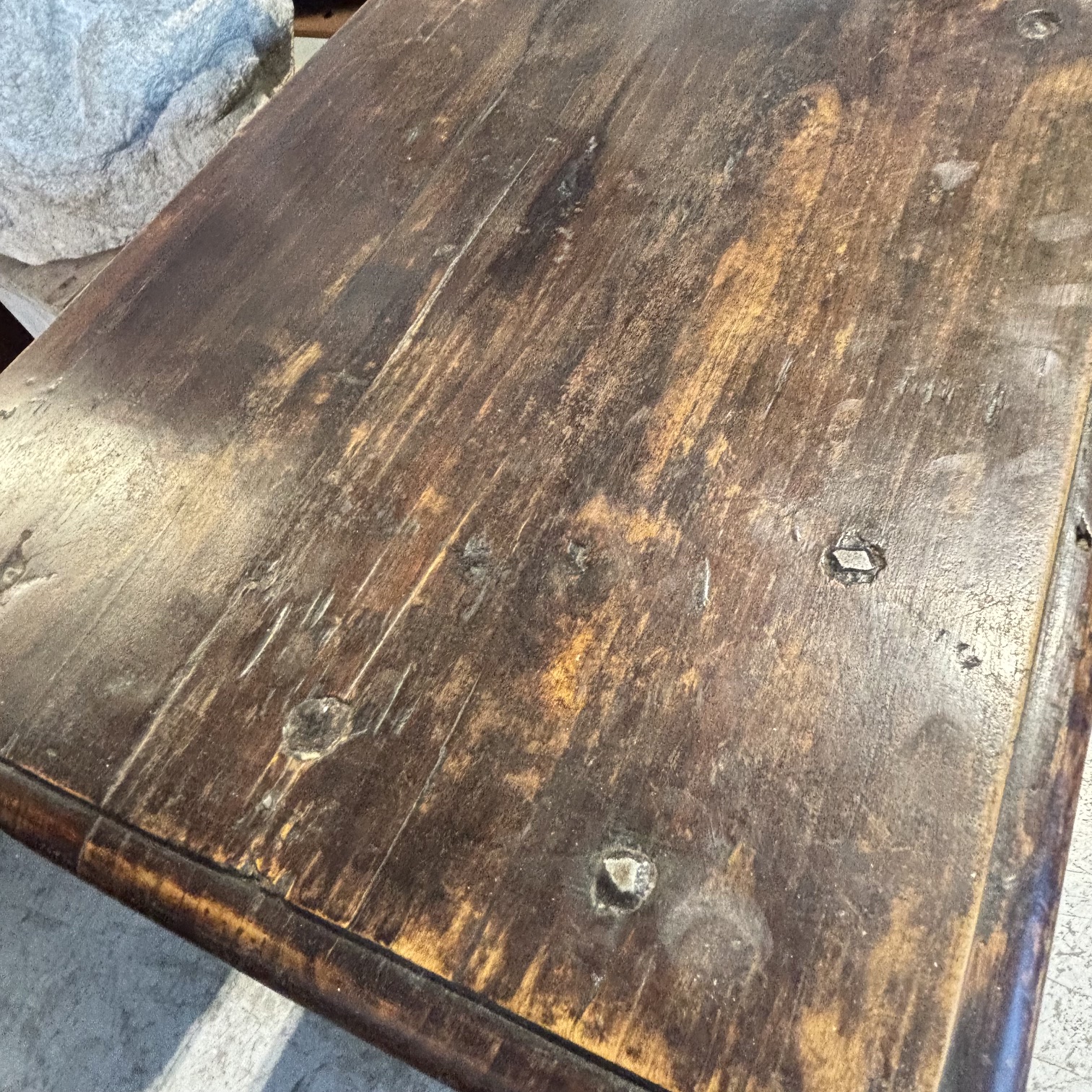 Antico stipo credenza Barocco del XVII sec noce massello in patina. Mis 80 x 37 . H88 - immagine 11