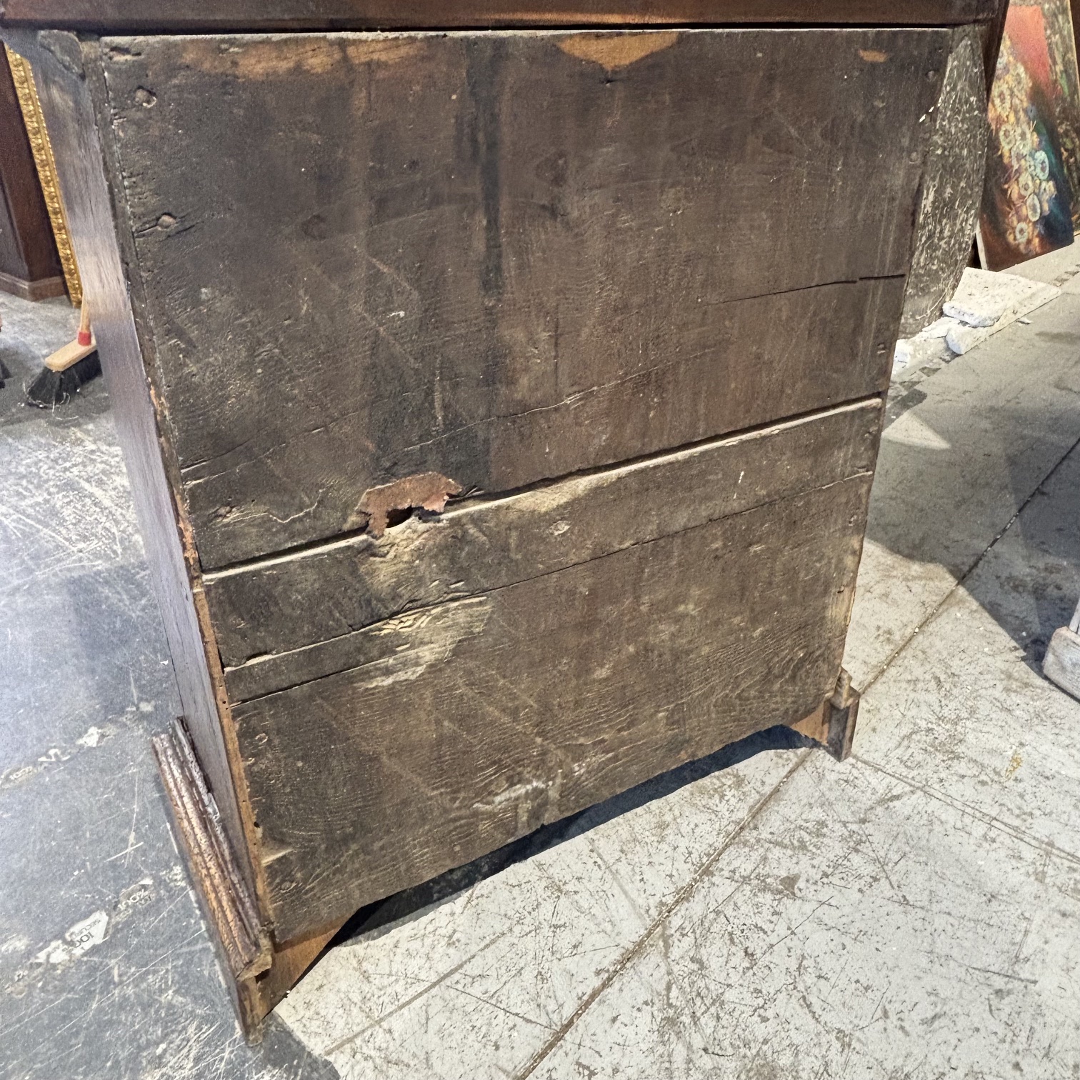 Antico stipo credenza Barocco del XVII sec noce massello in patina. Mis 80 x 37 . H88 - immagine 14
