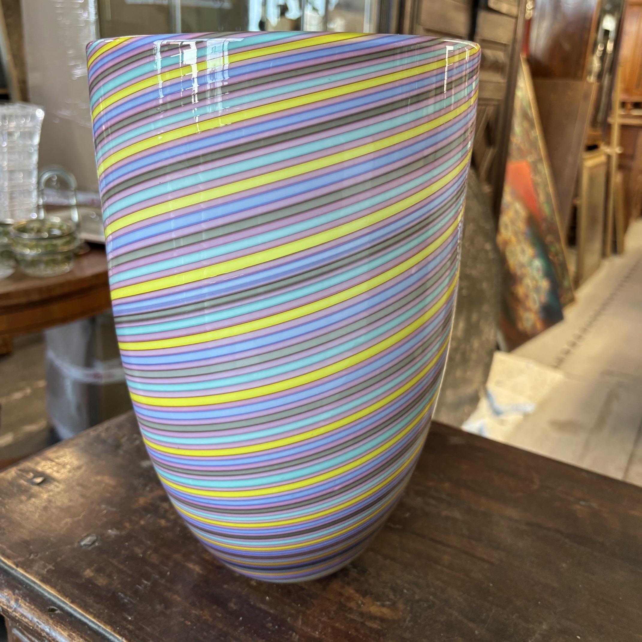 Grande Vaso vetro Murano anni 70 multicolor a strisce con etichetta originale Seguso . H 32 diametro cm 21. - immagine 7