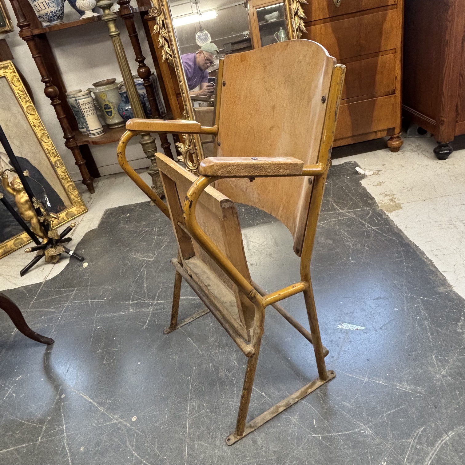 Sedia da cinema Vintage anni 50 Vimercate (Milano) in patina ferro e legno curvato . Industrial Chic - immagine 6