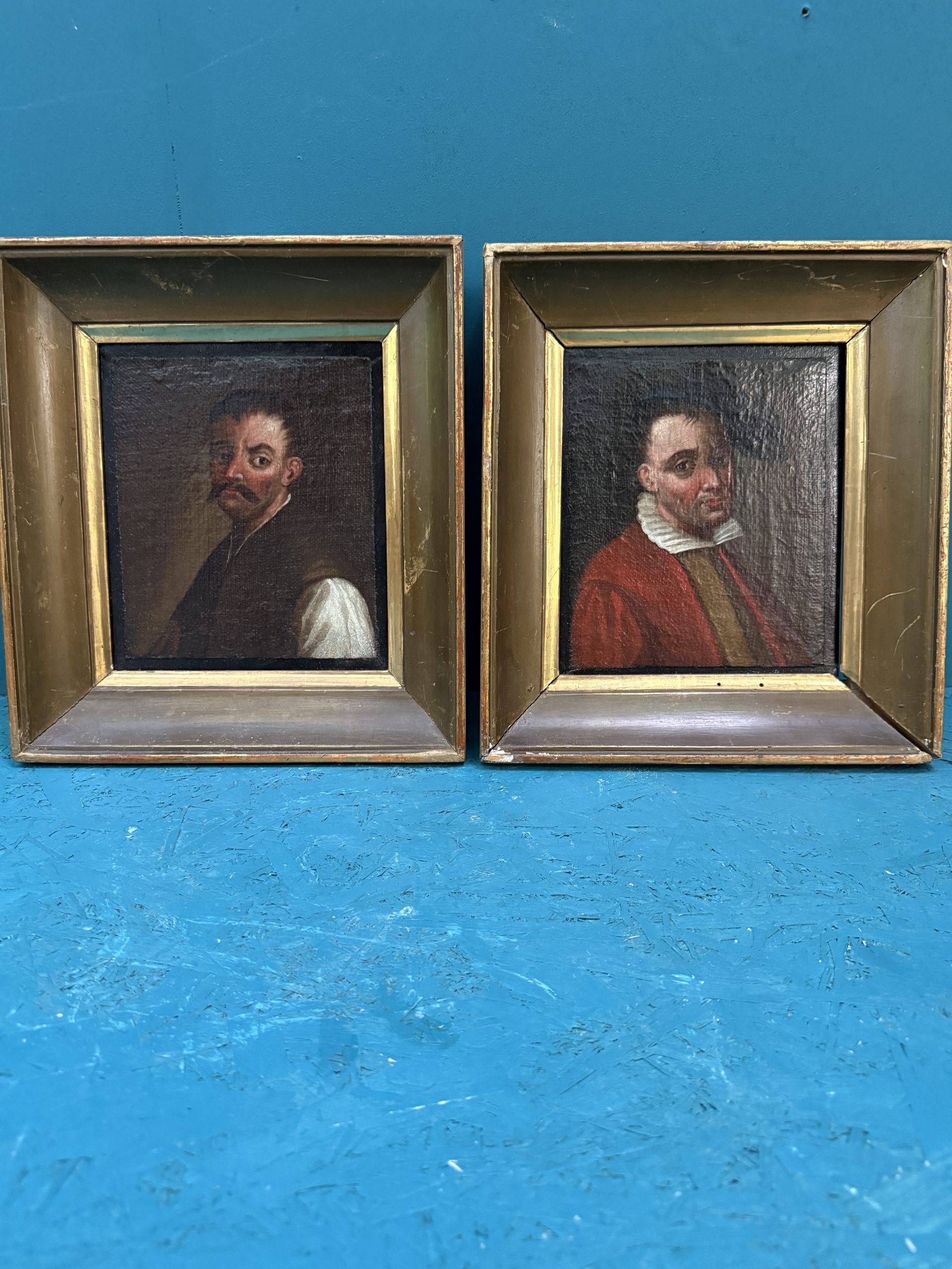 Antica coppia di dipinti ad olio su tela personaggi XIX sec, 29x27cm