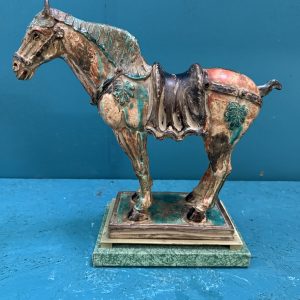 Cavallo in ceramica dipinta vintage Cina anni 50, 33x33x15cm