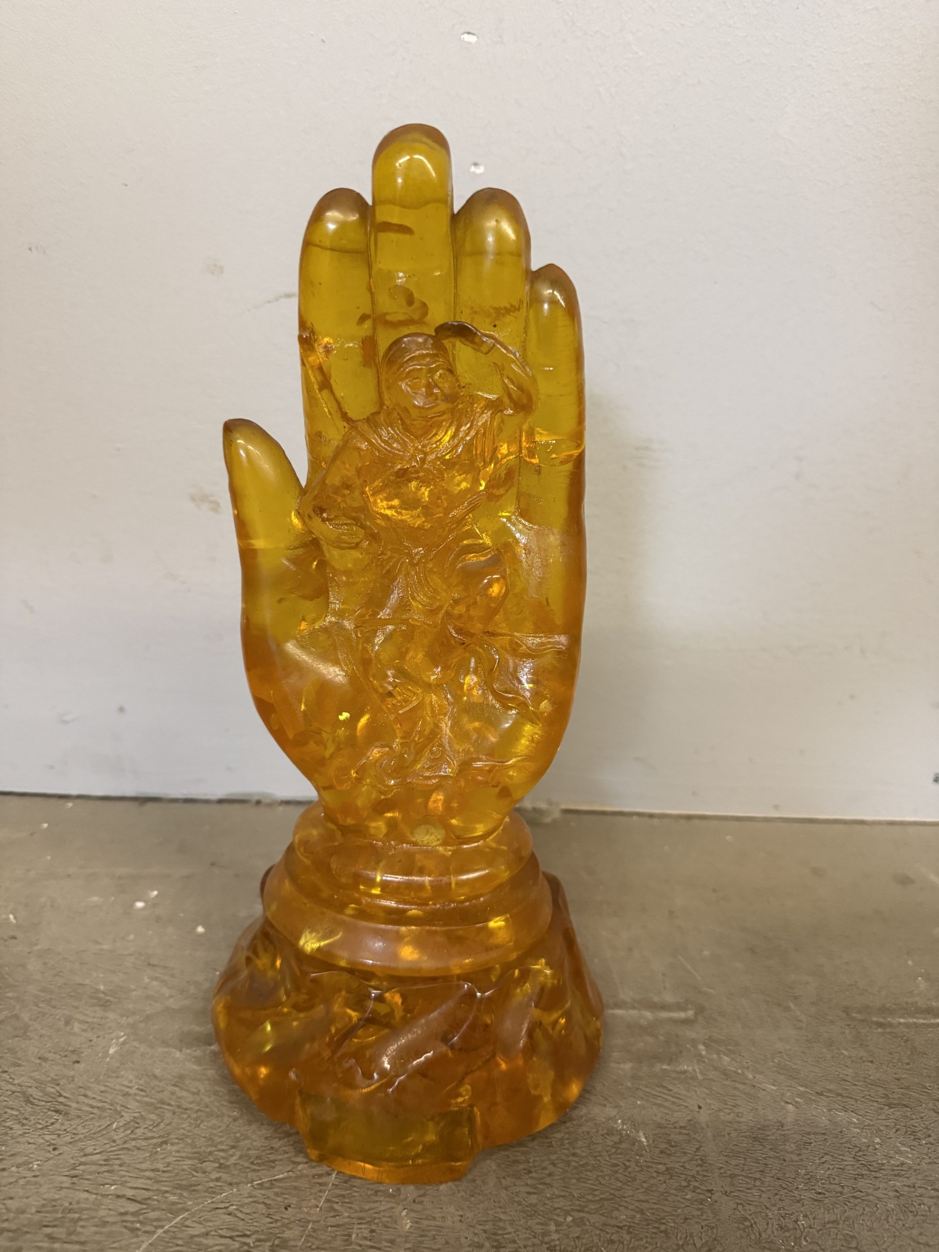 Mano Ambra con scolpito Buddah vintage Cina, 31x16cm