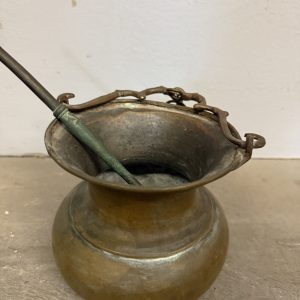 Alternative view of Aspersorio antico in bronzo XVIII sec, 12x15cm
