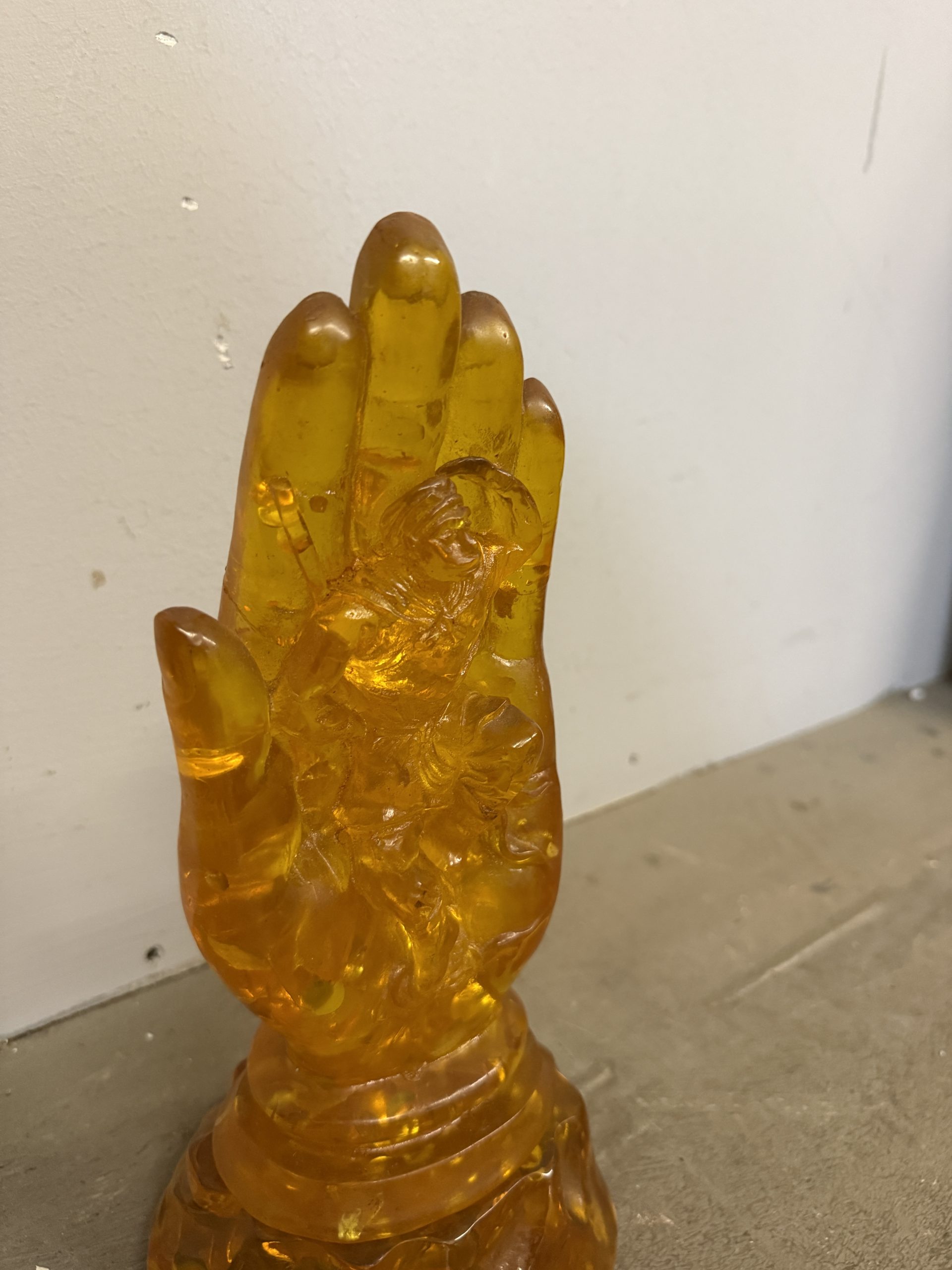 Mano Ambra con scolpito Buddah vintage Cina, 31x16cm - immagine 4