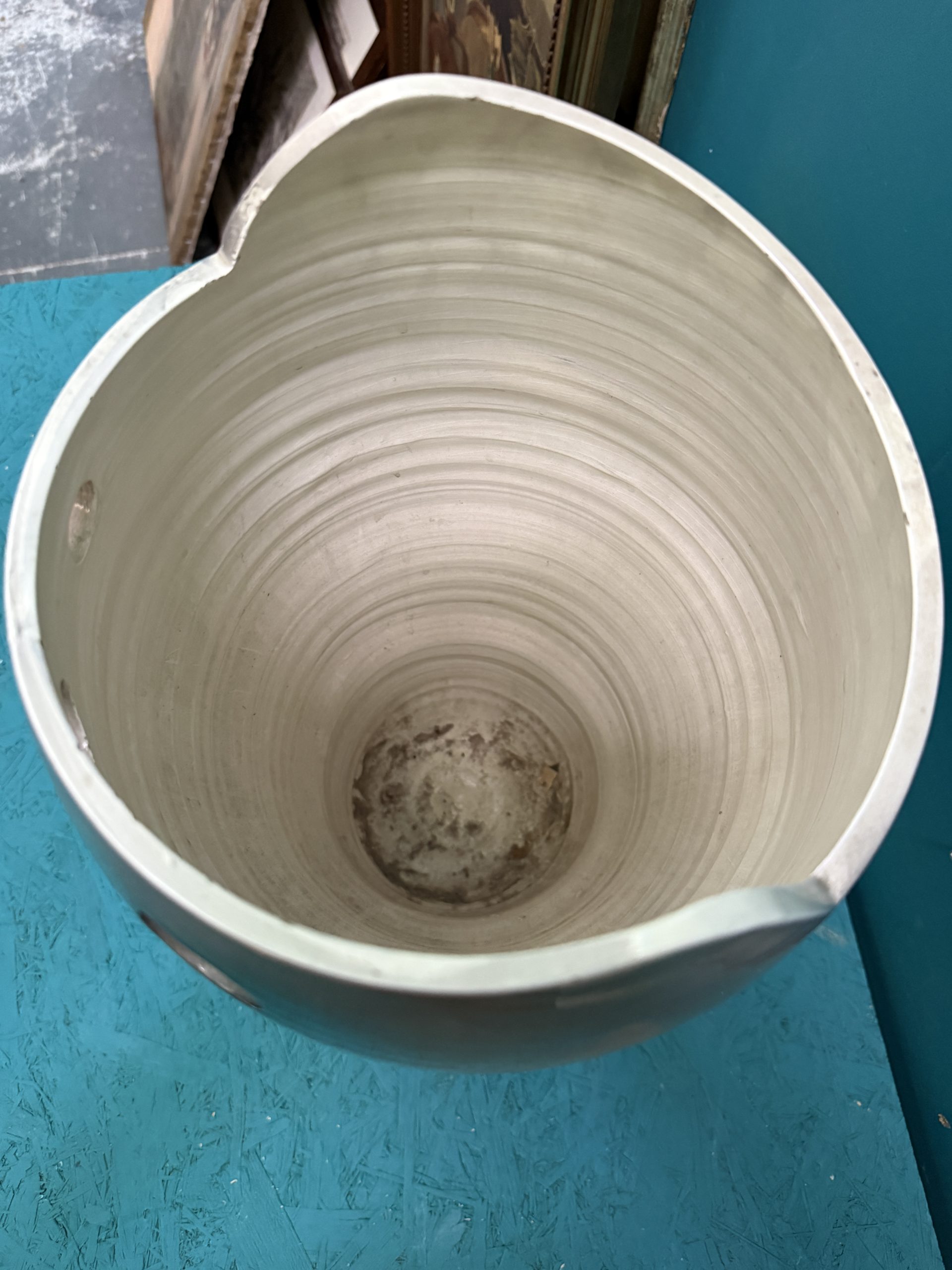 Vaso in ceramica portaombrelli dipinto, anni 50 mid century 49x24cm - immagine 8