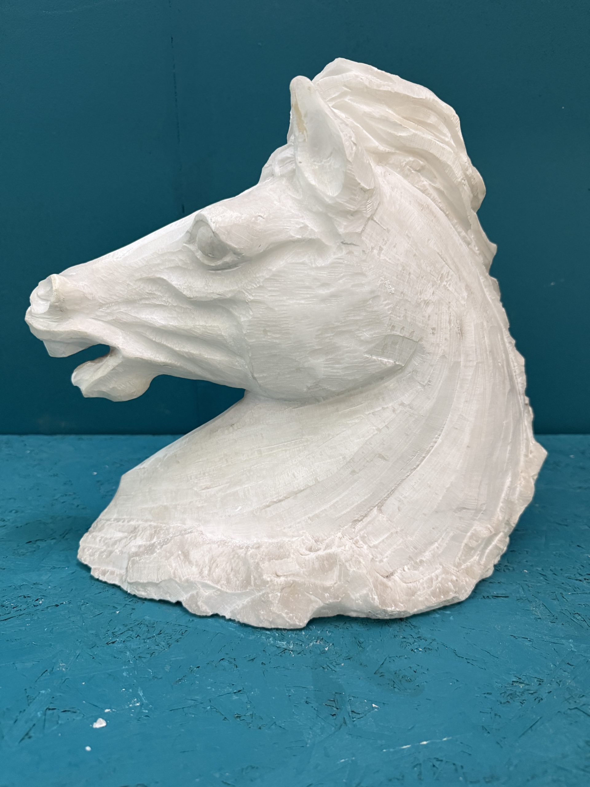 Scultura testa di cavallo in alabastro XX sec, 33x32cm - immagine 7