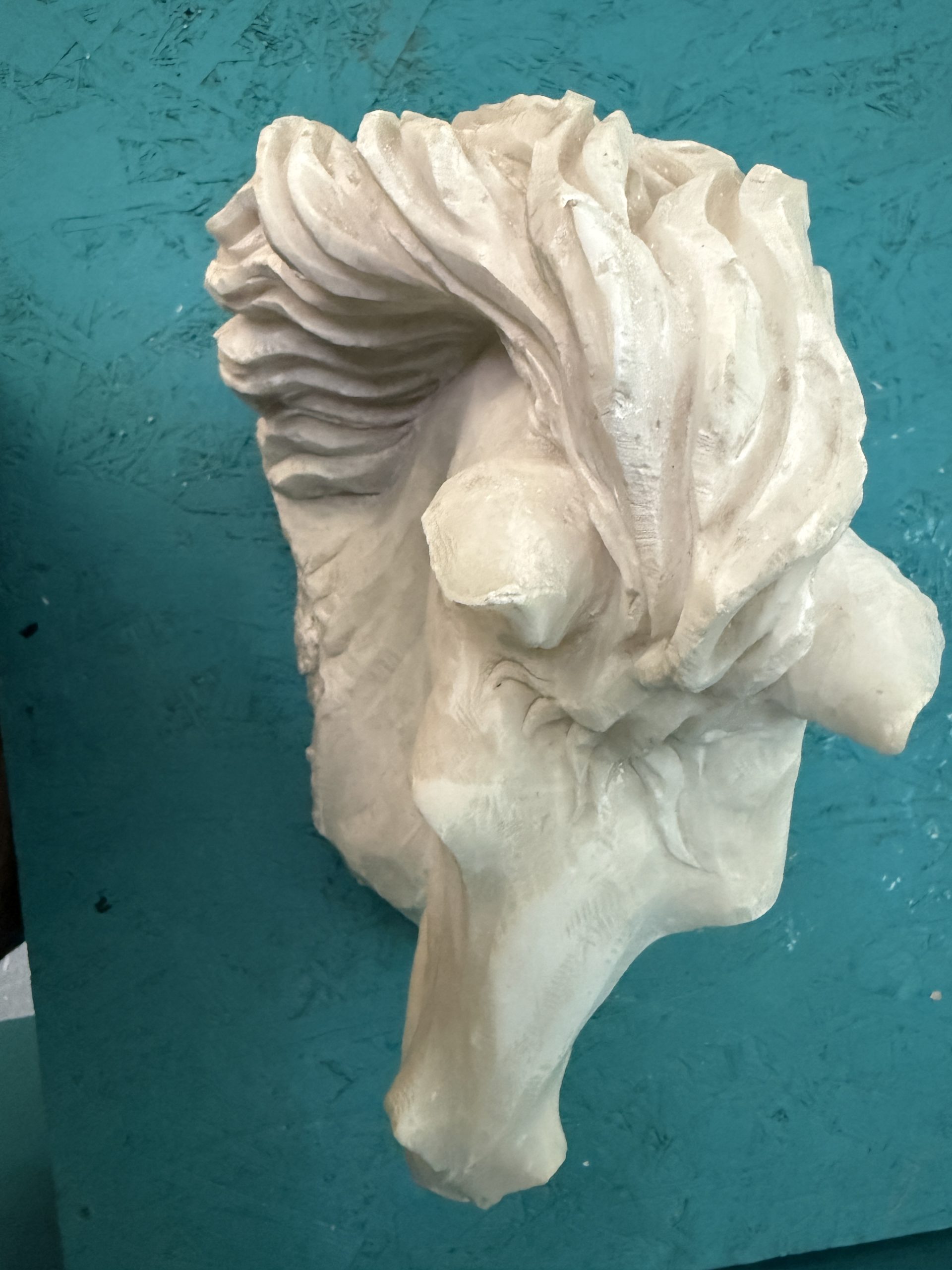 Scultura testa di cavallo in alabastro XX sec, 33x32cm - immagine 13