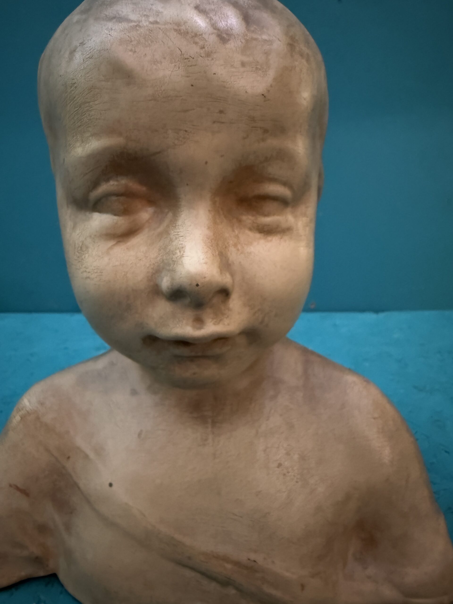 Antico busto in terracotta patinata XIX sec bambino, 28x23x14cm - immagine 2