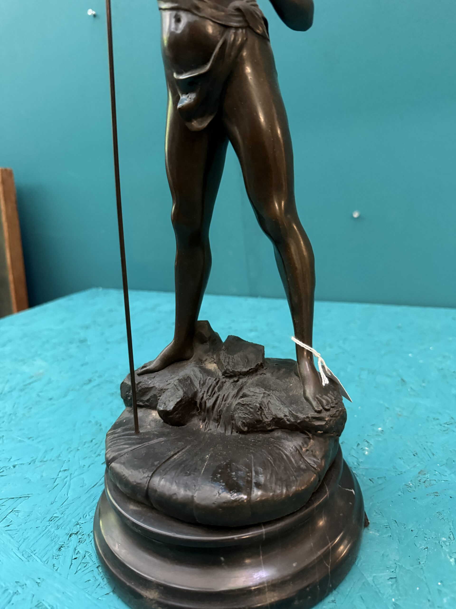 Auguste Moreau, Pescatore, antica scultura in bronzo con base in marmo, XIX sec, 55x20cm - immagine 5