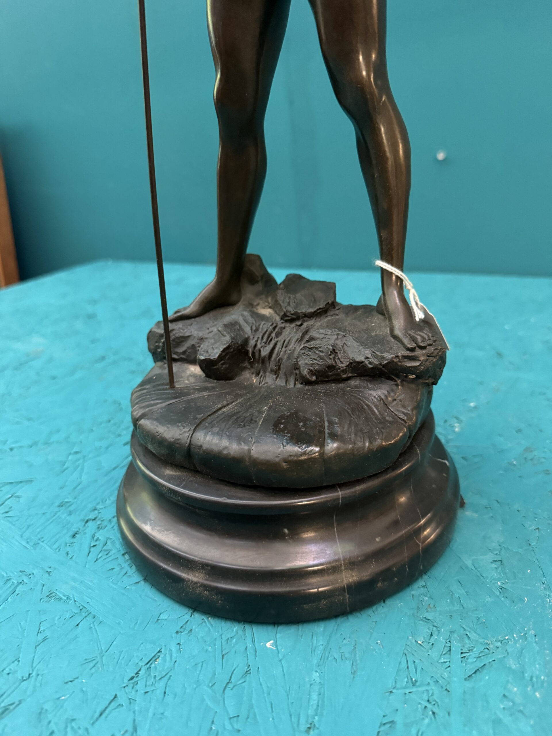 Auguste Moreau, Pescatore, antica scultura in bronzo con base in marmo, XIX sec, 55x20cm - immagine 6