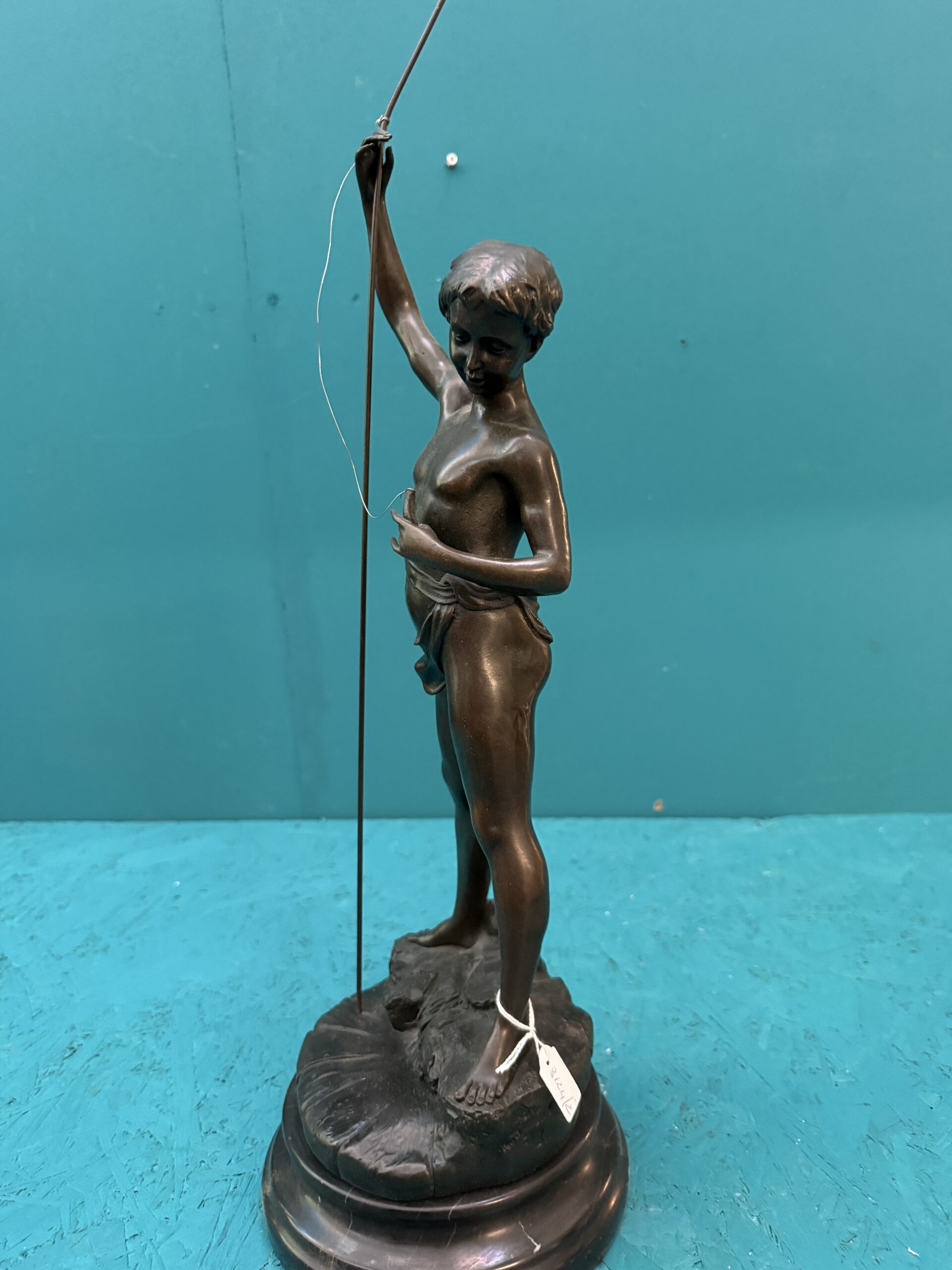 Auguste Moreau, Pescatore, antica scultura in bronzo con base in marmo, XIX sec, 55x20cm - immagine 7