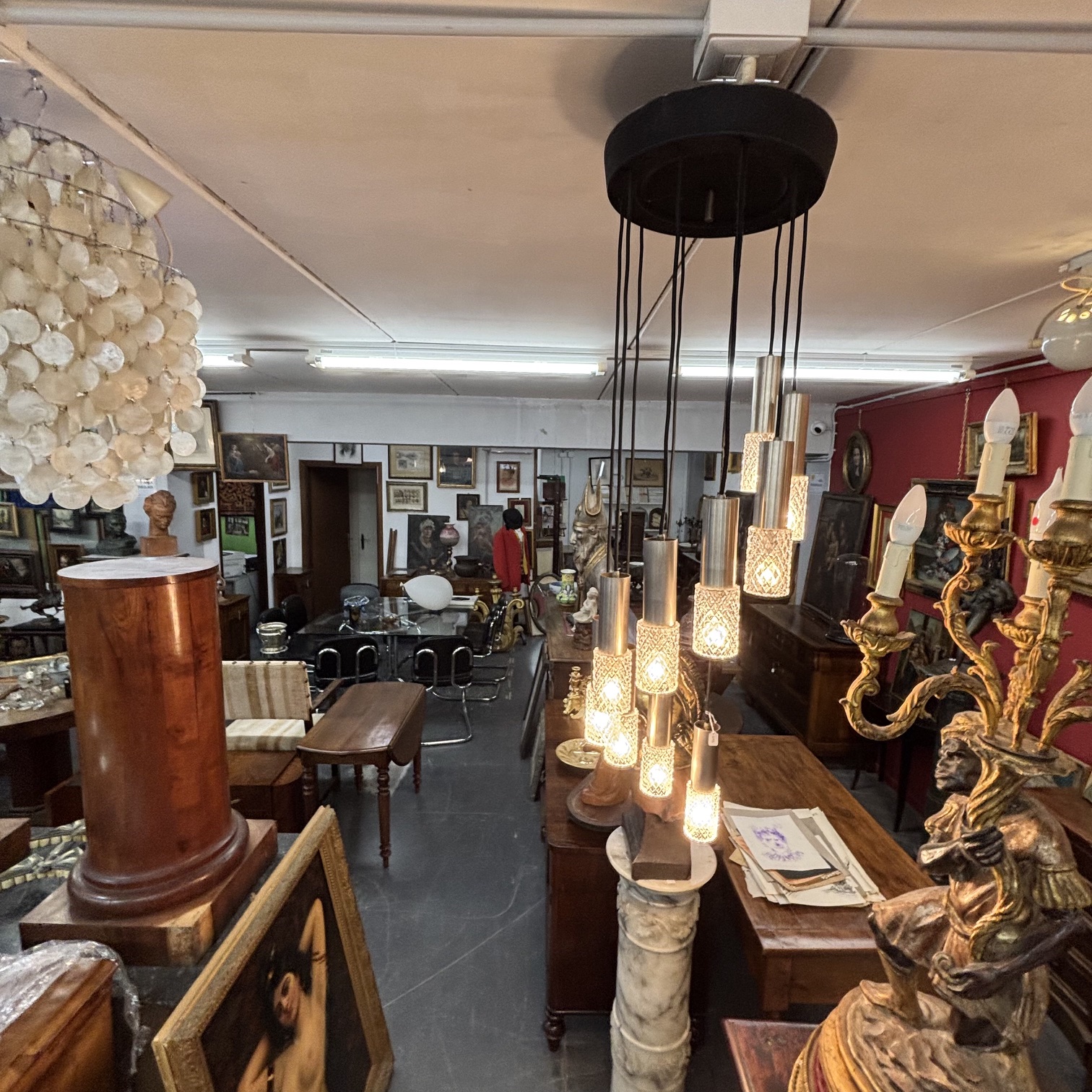 Lampadario Chandelier anni 70 a 10 Luci ondulato metallo e bicchieri vetro. - immagine 10