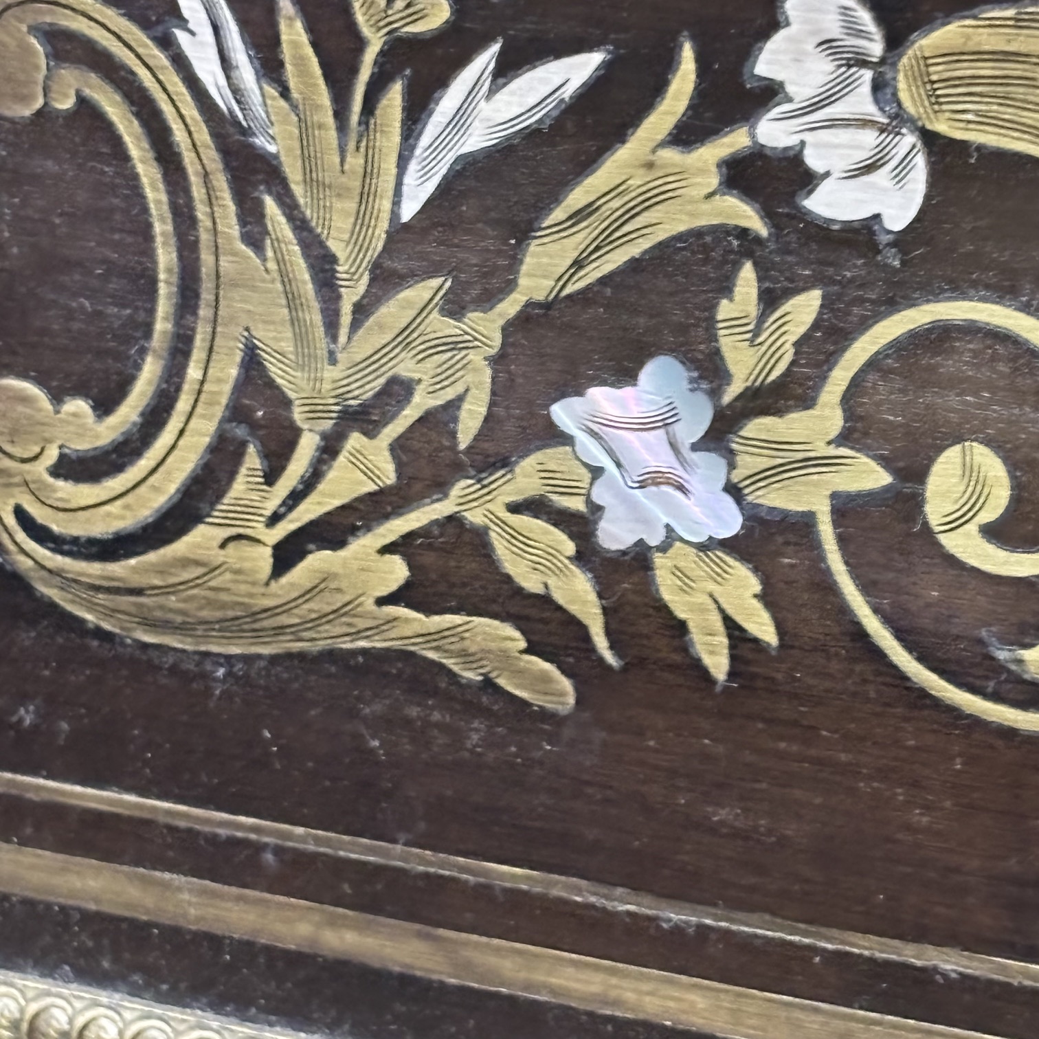 Antico secretaire Napoleone III sec XIX ebano, bronzi e intarsi in ottone e madreperla. Mis H cm 135 L 73 prof cm 35 - immagine 5