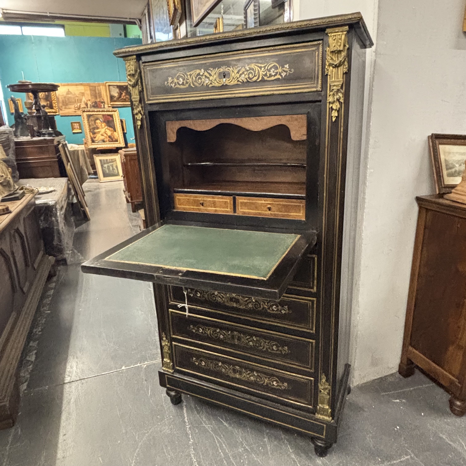 Antico secretaire Napoleone III sec XIX ebano, bronzi e intarsi in ottone e madreperla. Mis H cm 135 L 73 prof cm 35 - immagine 10